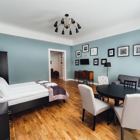 Sherlock Apartments Riga Bagian luar foto