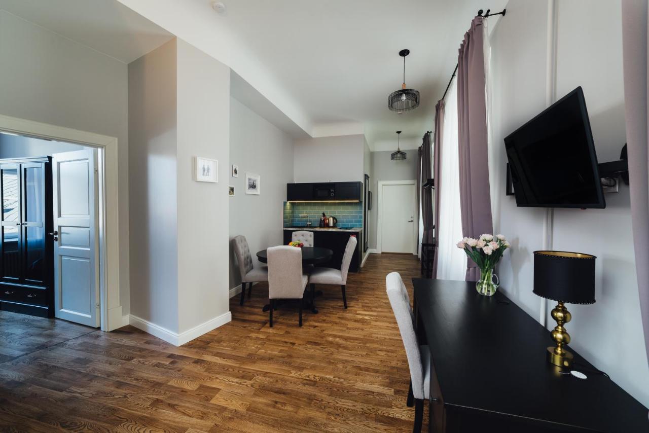 Sherlock Apartments Riga Bagian luar foto