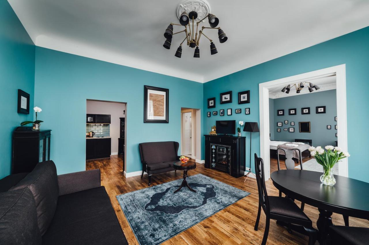 Sherlock Apartments Riga Bagian luar foto