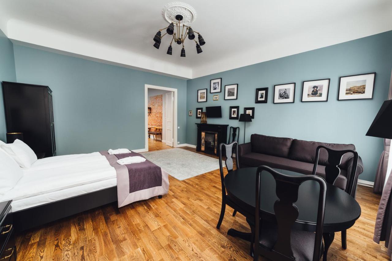Sherlock Apartments Riga Bagian luar foto